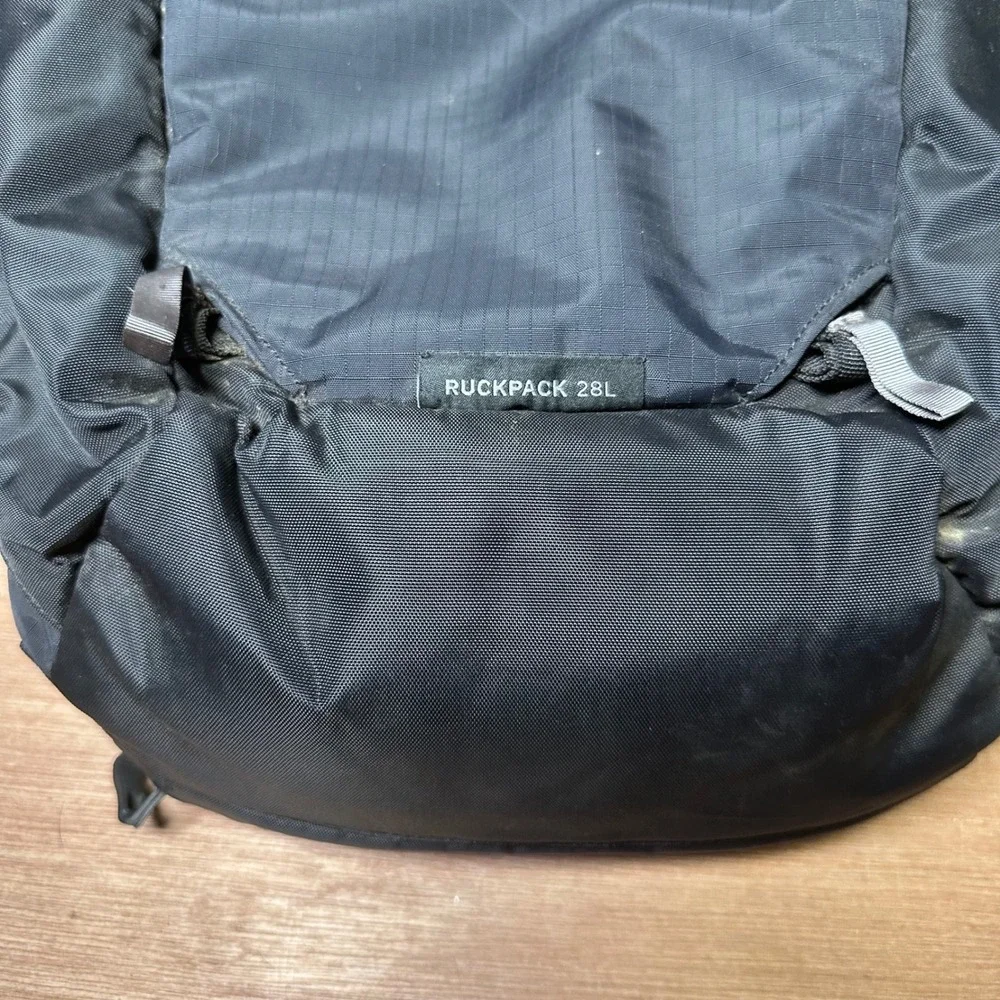REI Co-op Rucksack 28L Backpack Black Ripstop Hiking Daypack Travel Bag